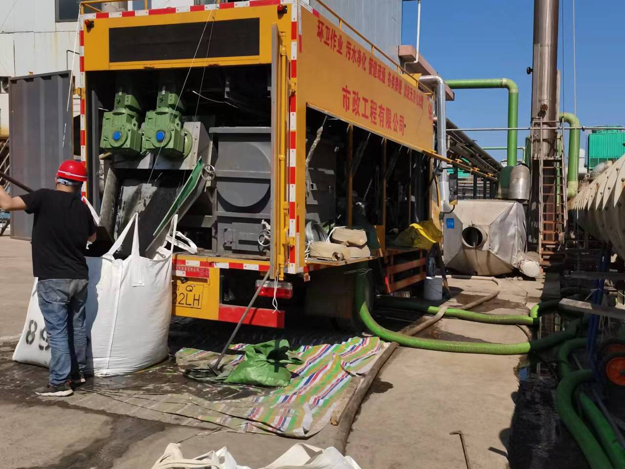 互助淤泥压干处理