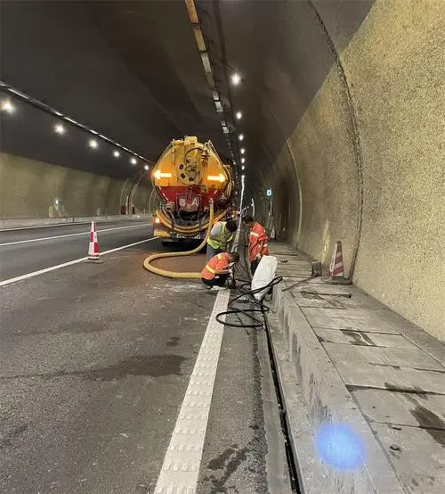 互助隧道排水渠清淤